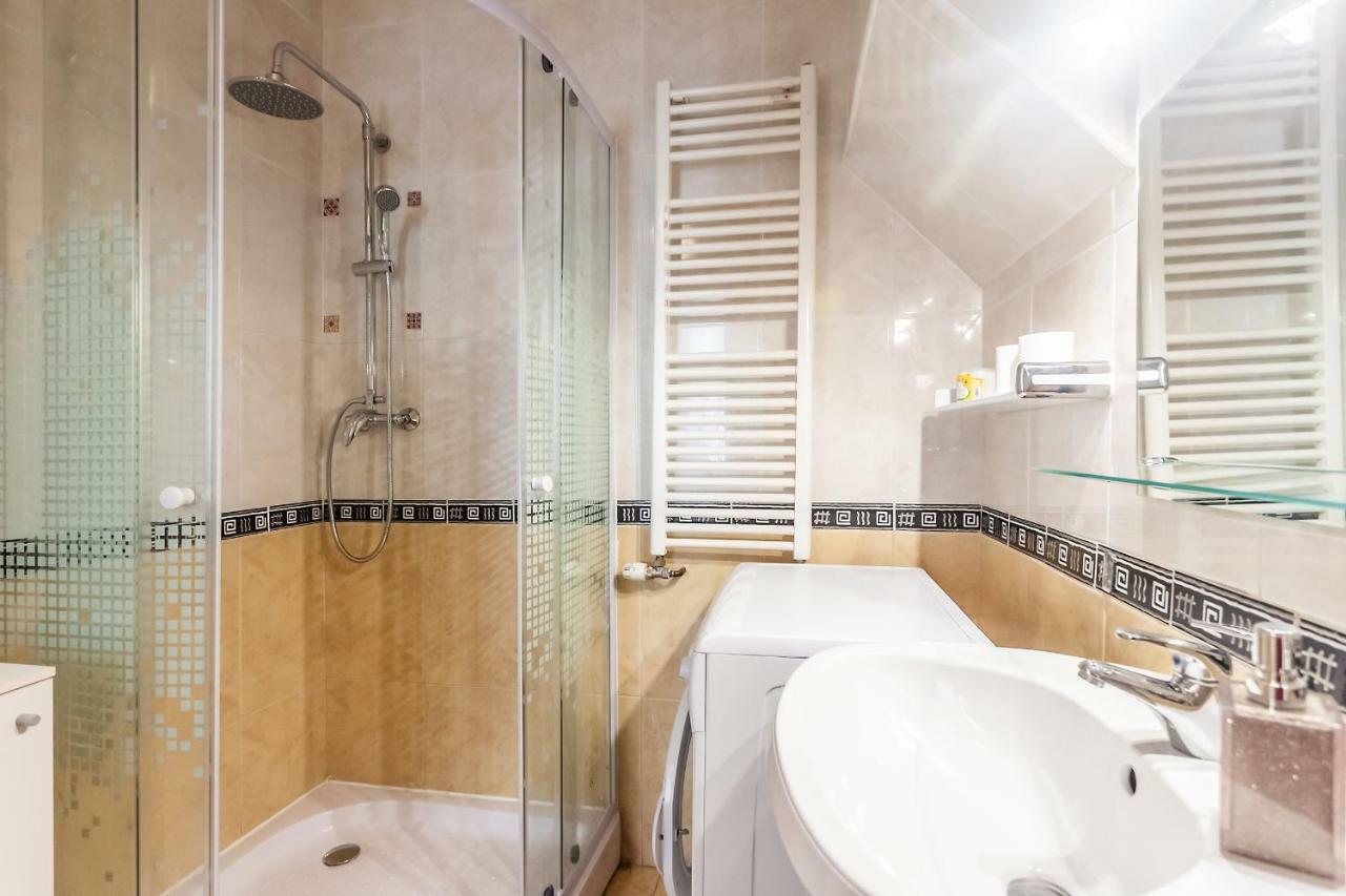 Kostas Apartments ブラショフ エクステリア 写真