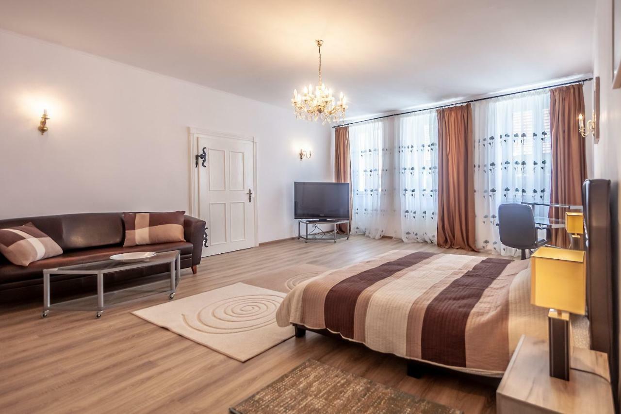 Kostas Apartments ブラショフ エクステリア 写真