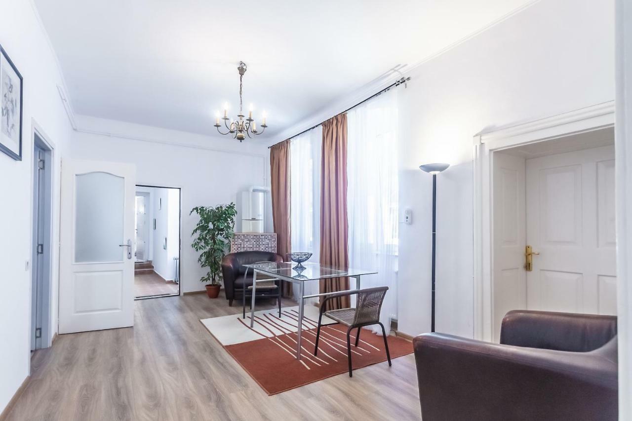 Kostas Apartments ブラショフ エクステリア 写真