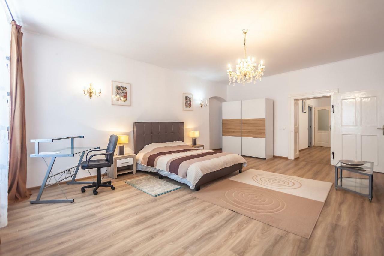Kostas Apartments ブラショフ エクステリア 写真