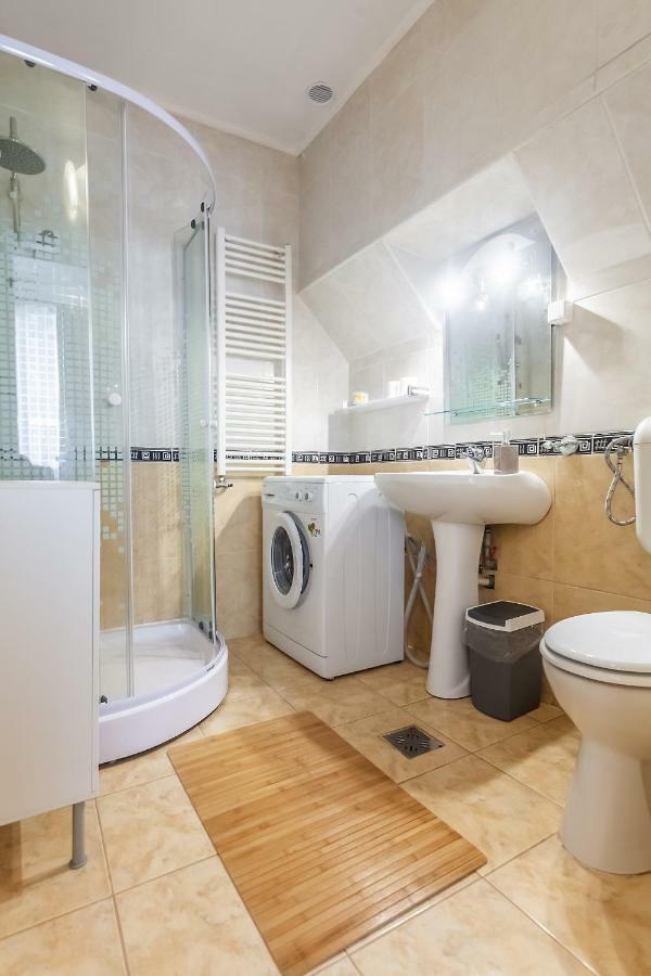 Kostas Apartments ブラショフ エクステリア 写真