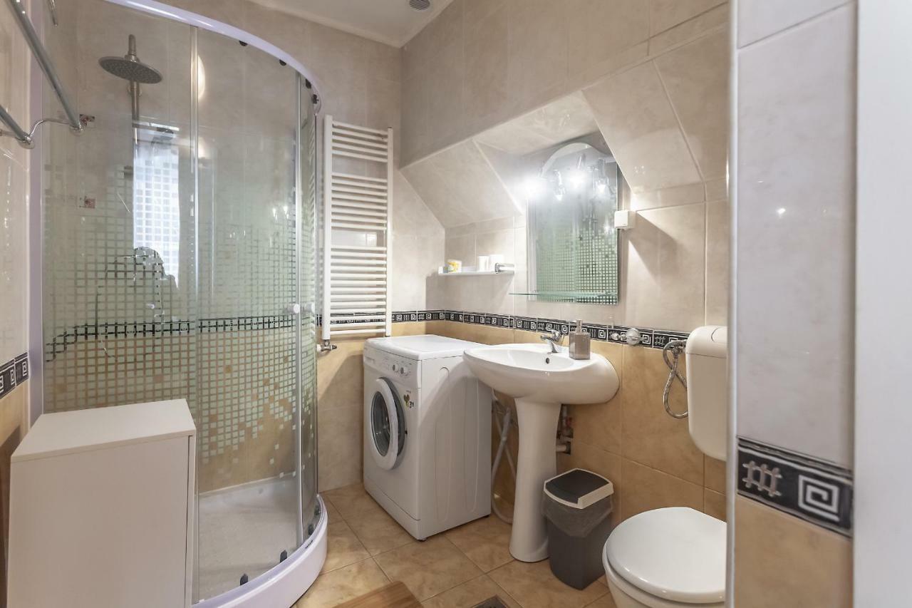 Kostas Apartments ブラショフ エクステリア 写真