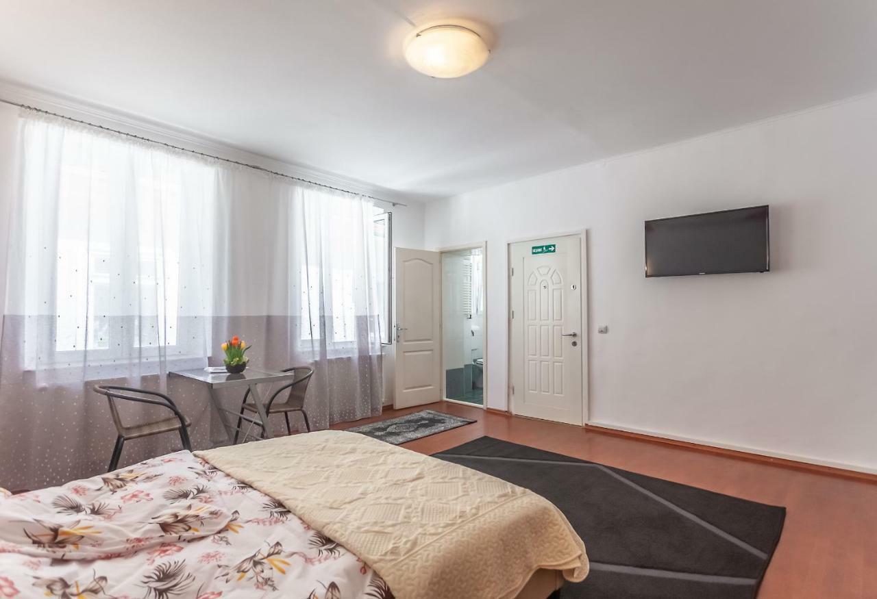 Kostas Apartments ブラショフ エクステリア 写真
